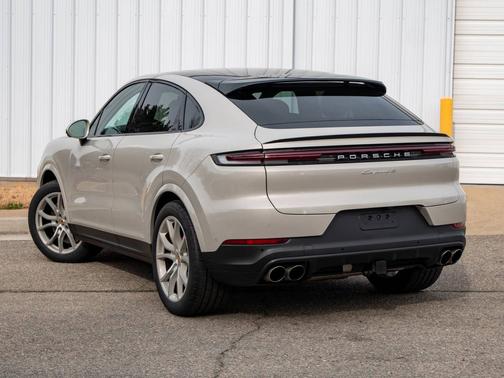 2024 Porsche Cayenne 