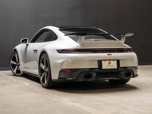 Ice Grey Metallic 2026 Porsche 911