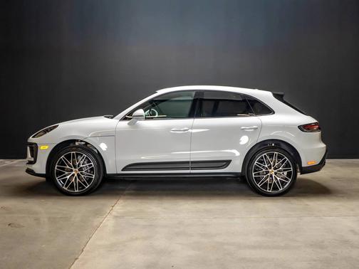 Carrara White Metallic 2026 Porsche Macan