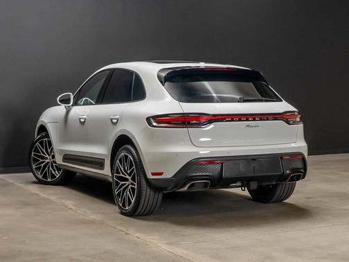 Carrara White Metallic 2026 Porsche Macan