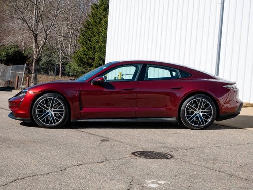 2021 Porsche Taycan 