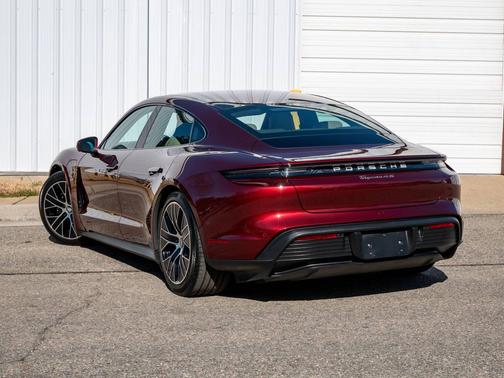 2021 Porsche Taycan 