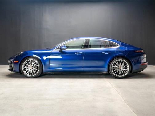Gentian Blue Metallic 2024 Porsche Panamera