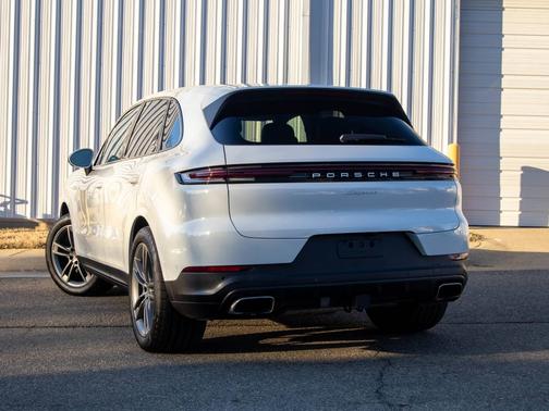 2024 Porsche Cayenne 