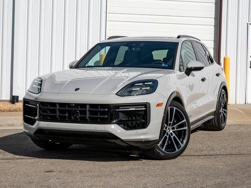 2025 Porsche Cayenne 