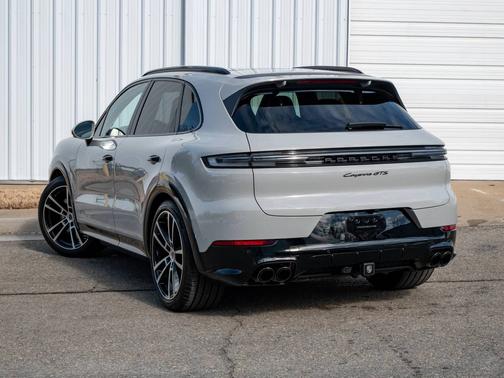 2025 Porsche Cayenne 