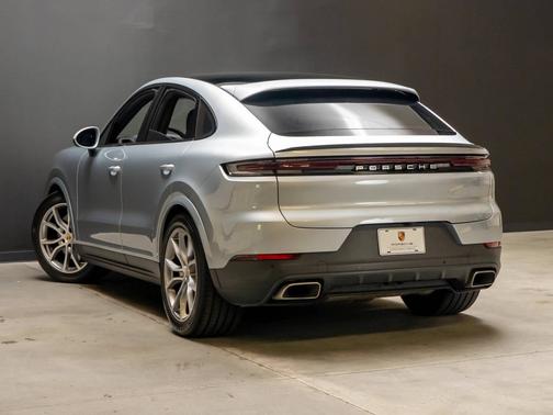 Dolomite Silver Metallic 2024 Porsche Cayenne