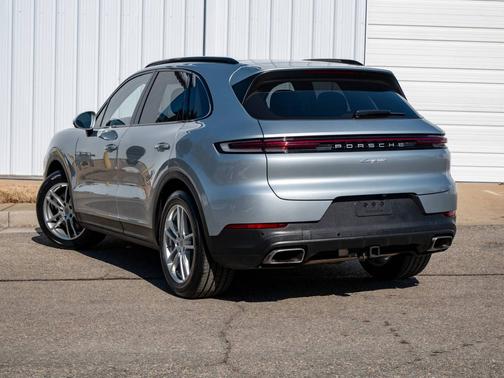 2024 Porsche Cayenne 