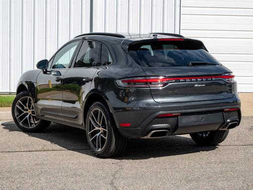 2025 Porsche Macan 
