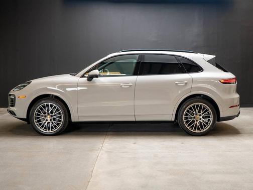 Chalk 2023 Porsche Cayenne