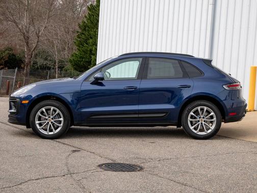 2025 Porsche Macan 