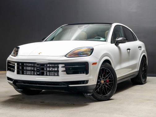 Carrara White Metallic 2025 Porsche Cayenne