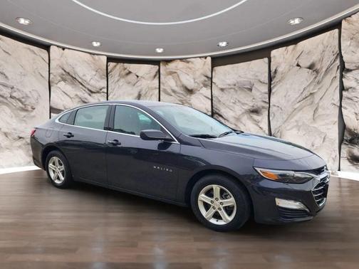Dark Ash Metallic 2023 Chevrolet Malibu FWD 1LT