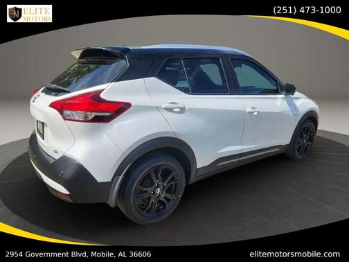 White 2020 Nissan Kicks SR