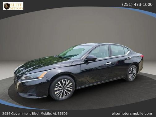 Super Black 2023 Nissan Altima 2.5 SV