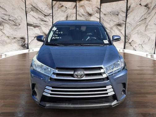 2017 Toyota Highlander LE I4