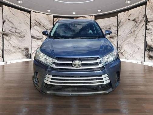 2017 Toyota Highlander LE I4