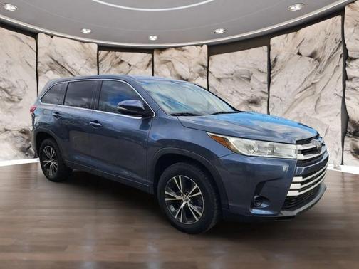 2017 Toyota Highlander LE I4