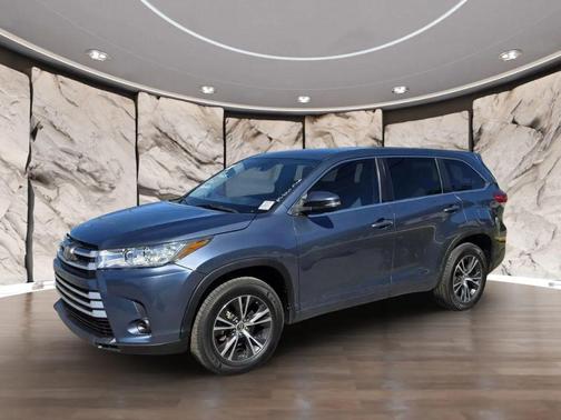 2017 Toyota Highlander LE I4
