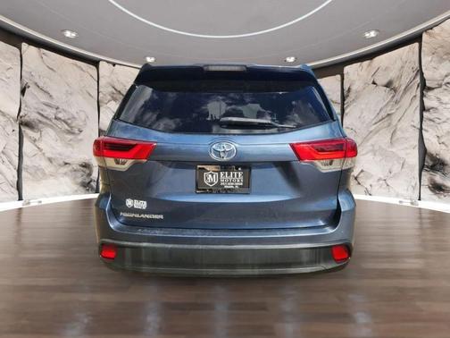 2017 Toyota Highlander LE I4