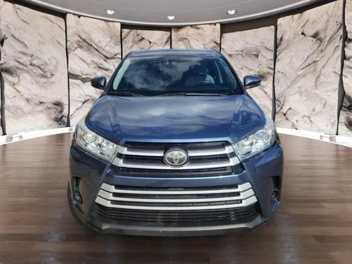 2017 Toyota Highlander LE I4