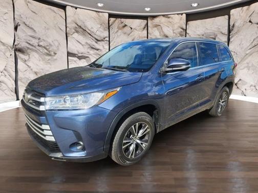 2017 Toyota Highlander LE I4