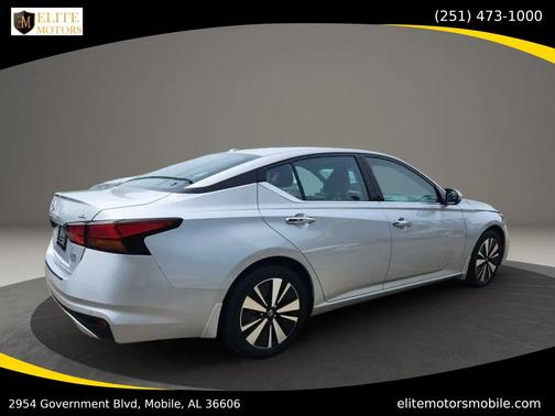 Brilliant Silver Metallic 2021 Nissan Altima 2.5 SL