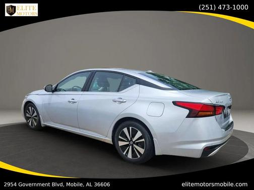 Brilliant Silver Metallic 2021 Nissan Altima 2.5 SL