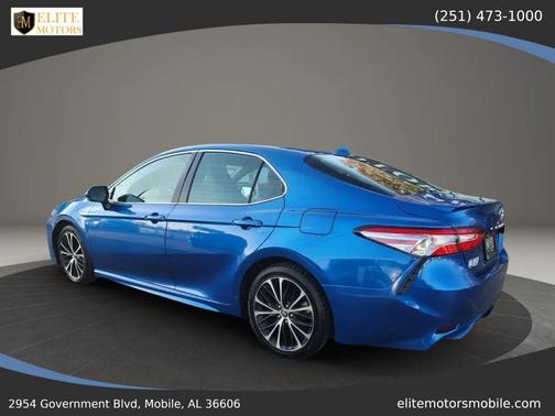 2020 Toyota Camry SE