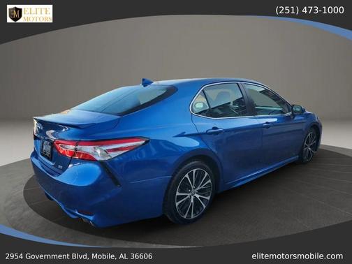 2020 Toyota Camry SE