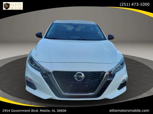 Pearl White Tricoat 2021 Nissan Altima SR FWD
