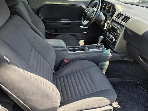 2013 Dodge Challenger SXT