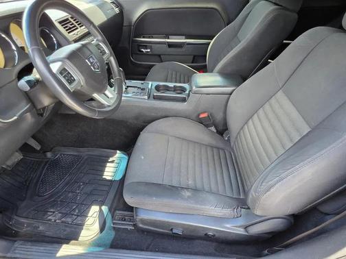 2013 Dodge Challenger SXT