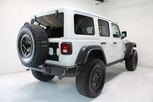 Bright White Clearcoat 2022 Jeep Wrangler Unlimited High Tide 4x4