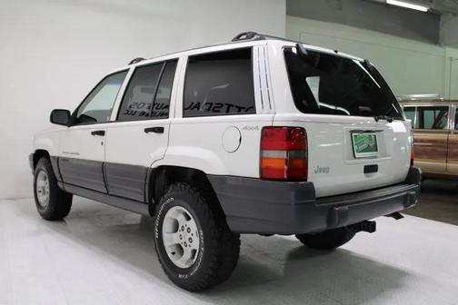 Stone White Clear Coat 1997 Jeep Grand Cherokee Laredo 4WD