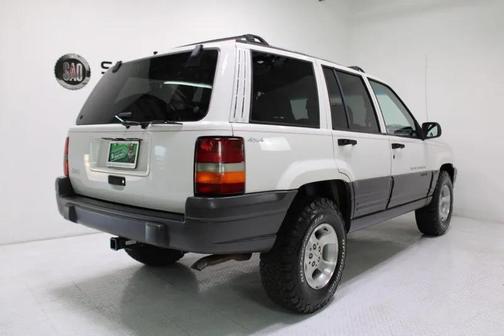 Stone White Clear Coat 1997 Jeep Grand Cherokee Laredo 4WD