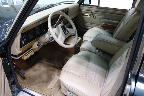 1991 Jeep Grand Wagoneer 4X4