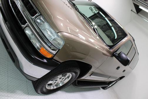 2003 Chevrolet Suburban 1500 LS