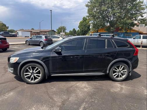 2016 Volvo V60 Cross Country T5