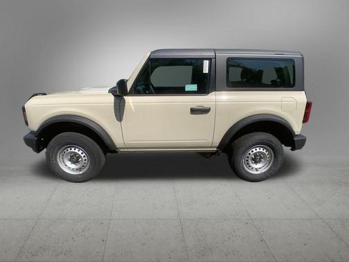 Desert Sand 2025 Ford Bronco Base