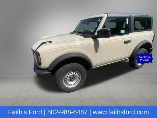 Desert Sand 2025 Ford Bronco Base