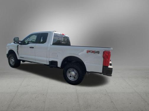 Oxford White 2026 Ford F-250 XL