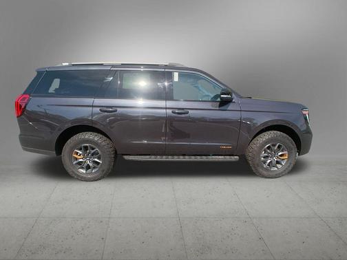 Dark Matter Gray Metallic 2026 Ford Expedition Tremor