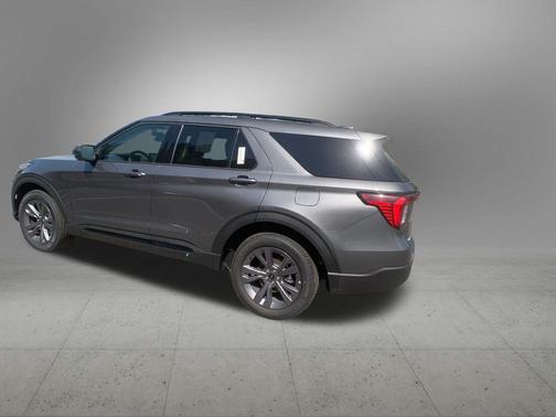 Carbonized Gray Metallic 2026 Ford Explorer Active
