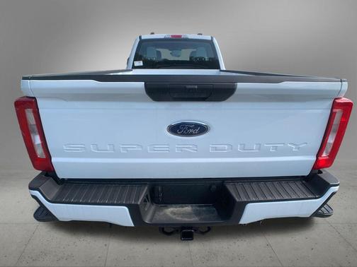 Oxford White 2026 Ford F-350 XL