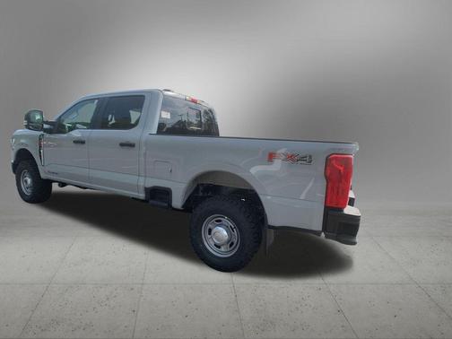 Avalanche 2026 Ford F-250 XL