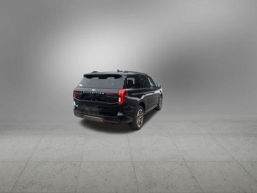 Agate Black Metallic 2025 Ford Expedition King Ranch