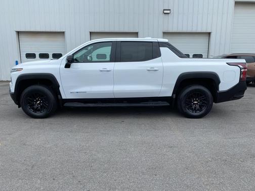 2025 Chevrolet Silverado EV LT