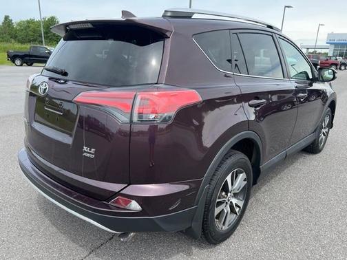 Photo 5 of 31 of 2016 Toyota RAV4 XLE