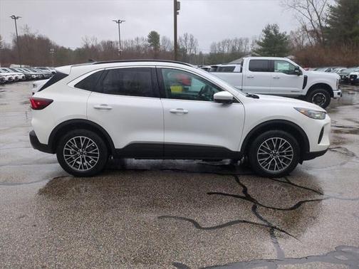 2025 Ford Escape SE